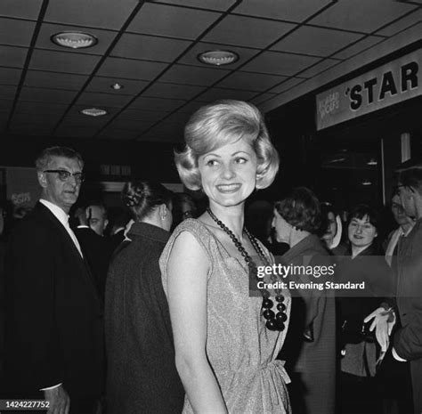 1302 Jill Ireland Photos And High Res Pictures Getty Images