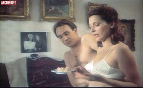 Голая Каталин Ладик в Sex Party Enemy No