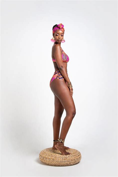 Hot Sexy Ayo Bikini Pics