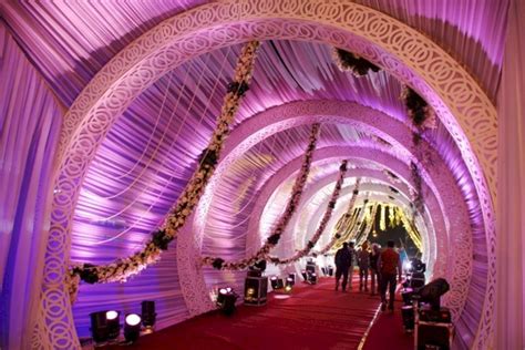 25 Gorgeous Wedding Entrance Design For Your Wedding Party Wedding Entrance Wedding Stage