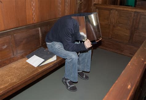 Mutter stellte Bruder ihre drei Töchter für Sex zur Verfügung B Z Stimme Berlins