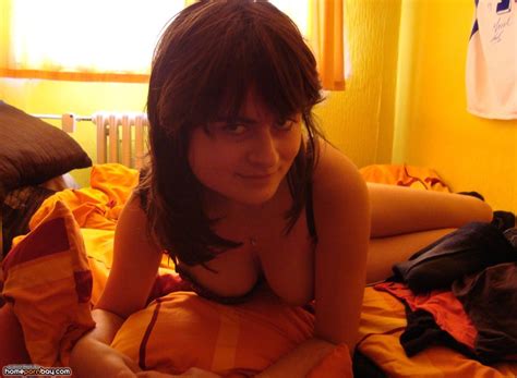 Amateur GF Nude On Bed Mobile Homemade Porn Sharing