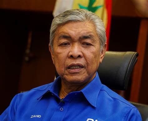bilik perang  aktif zahid utusan malaysia