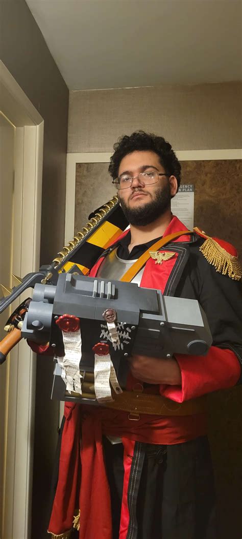Commissar Cosplay Rwarhammer40k