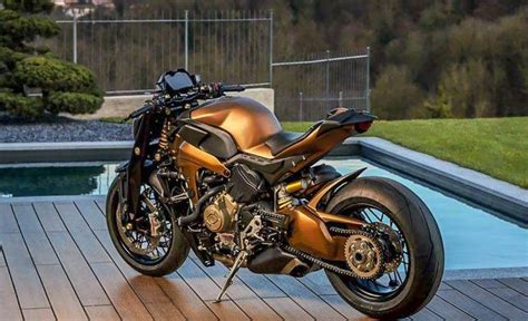Garangnya Versi Naked Ducati Panigale V Street Fighter Tulen Iwanbanaran