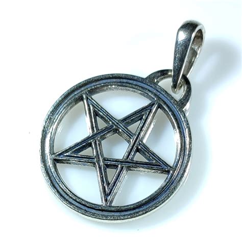 Значение пентаграмм, амулеты от колдовства и порчи купить обереги в Москве