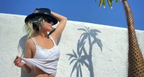 Fey Presume Foto En Mini Bikini En Instagram