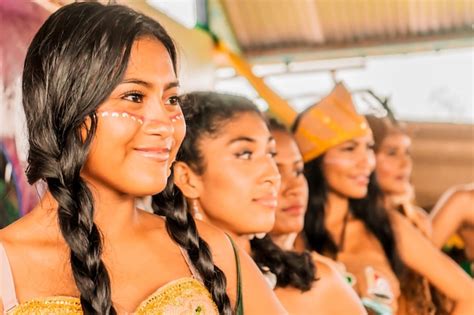 Grupo De Hermosas Mujeres Indígenas De Nicaragua Foto Premium
