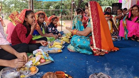 नवमी को कन्या पूजन के साथ हुआ हवन Havan On Navami With Kanya Puja