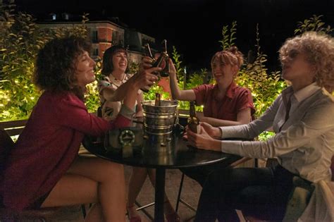 Série Valéria da Netflix aposta no filão de Sex and the city