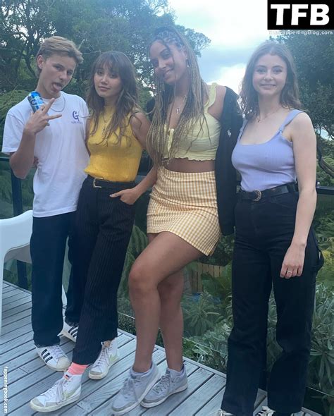 Thomasin McKenzie Thomasin Mckenzie Nude OnlyFans Leaks Fappening FappeningBook