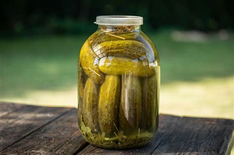 Читаю новини, а там нові блекаути… Нічого не знаю, консервації ...