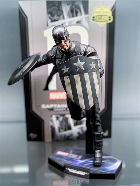 First Hot Toys Figure Do You Guys Think Leaving It In This Pose Will Cause Damage To The Fabric