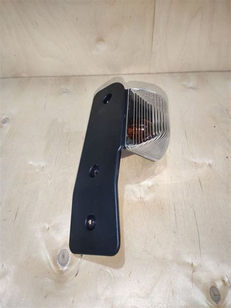 Повторитель указателя поворота правый белый Iveco Stralis 3 отверстия ...