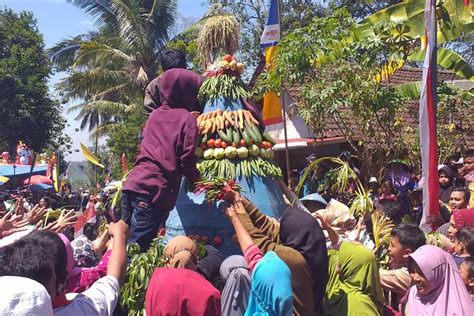 Pesan Perdamaian Dari Tradisi Jolenan Di Kemetul Susukan Kabupaten