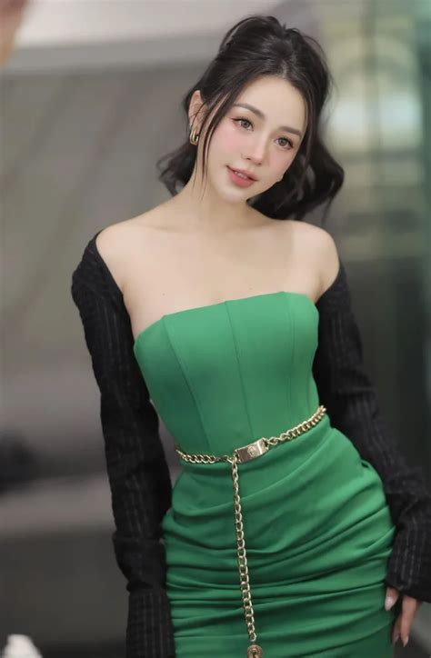 Diễn viên hot girl vào vai cô giáo Nguyệt trưởng thành ở Chúng ta của năm sau Hậu trường