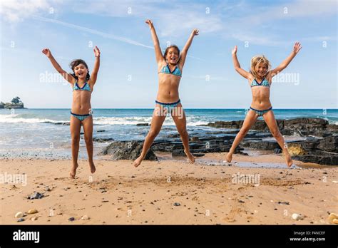 mädchen bikini Fotos und Bildmaterial in hoher Auflösung Alamy