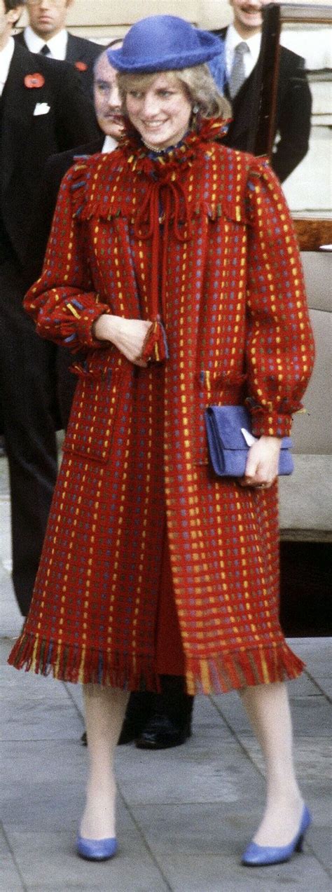 Princess Dianas Maternity Coat Will Go On Display In London Express