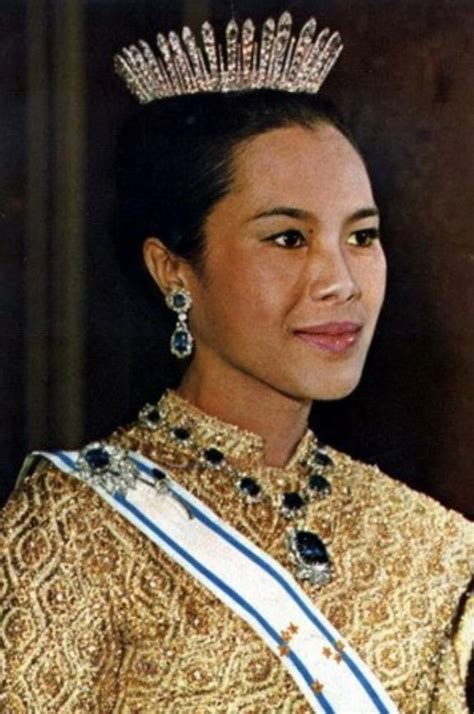 Queen Sirikit Wearing Sri Bajarindras Diamond Fringe Tiara Thailand