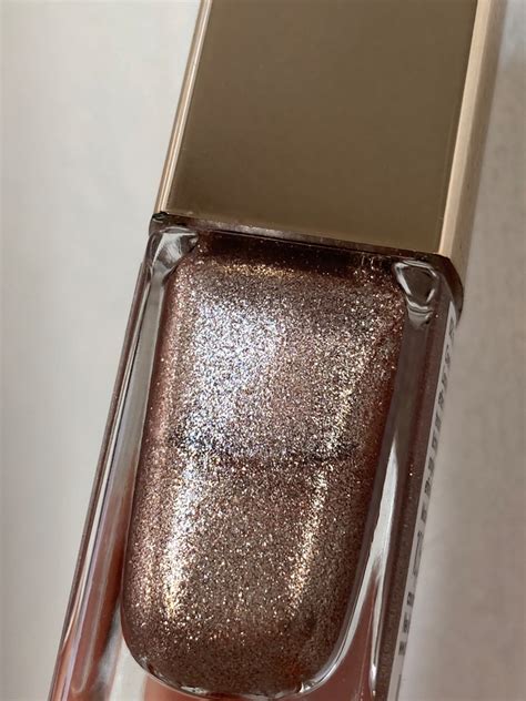 Любимый маникюрный дуэт Catrice More than nude 12 Glowing Rose Catrice Gold Effect 02