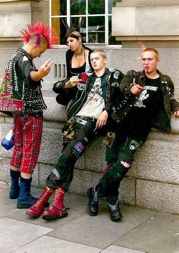 Groupe De Punk In 2024 Punk Fashion Punk Rock Outfits 80s Punk Fashion