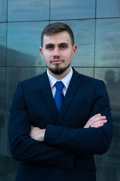Premium Photo Man In Business Suit Smiling