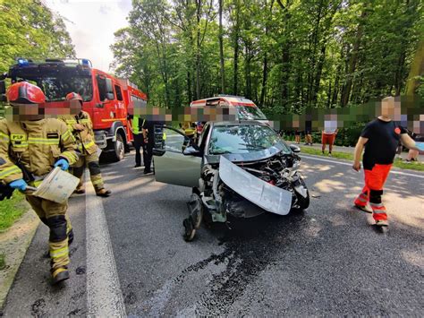 Wypadek na drodze krajowej między Płockiem a Łąckiem Trzy osoby ranne