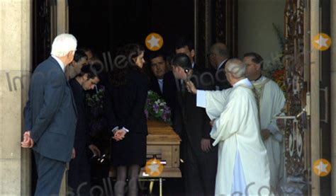 Photos and Pictures - The Priest Is Blessing the Casket Memorial Service For Actor Robert Urich ...