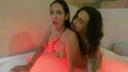 La mejor amiga de mi novia me cabalga en el jacuzzi PORNO EN ESPAÑOL Free Sex Video RedTube