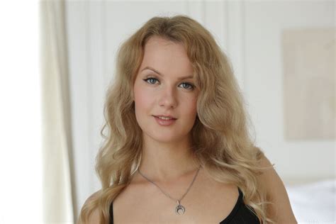 Amateur Girl MetArt Soft And Subtle Luna Art High