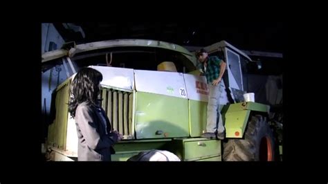 Geile Milf Op Zijn Hondjes Geneukt En Klaarkomen In De Mond Door Een Enorme Amateurlul Xhamster