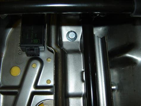 Установка привода сидения водителя - Ford Focus 2