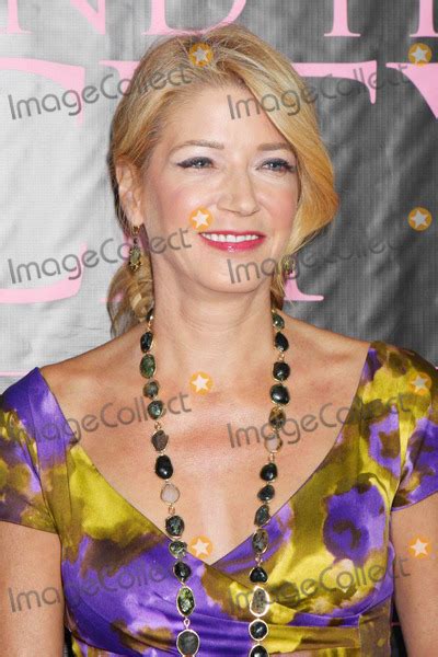 Photos And Pictures Candace Bushnell Arriving At The Dvd Launch For Sex And The City The