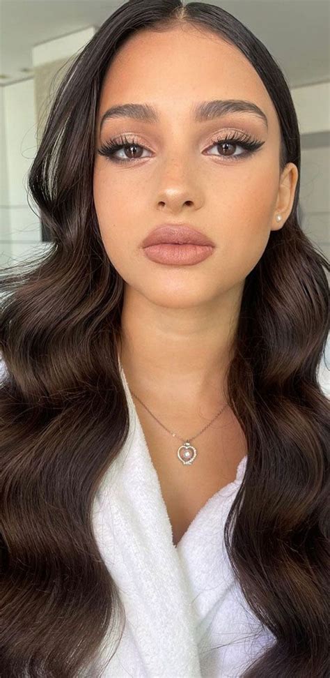 Radiant Makeup Looks To Make You Glow On Your Big Day Rich Brunette Makeup Look Glam