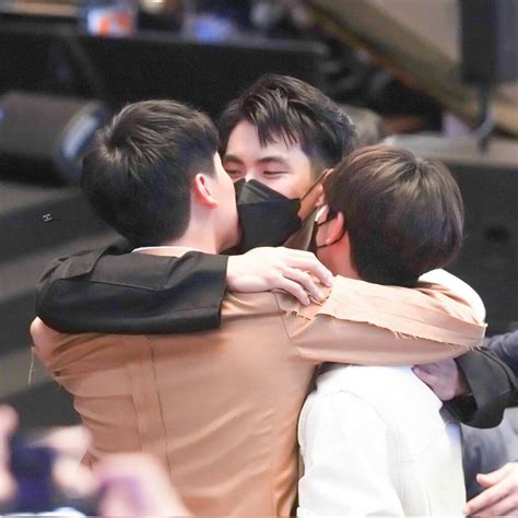 Nanon Korapat Chimonac Ohmpawat Cute Gay Couples Gmmtv Actors Cute Gay