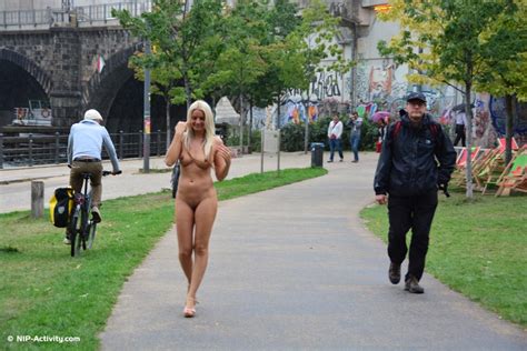 Paris Walking Naked In Berlin Picture 12 By Girls Of Desire