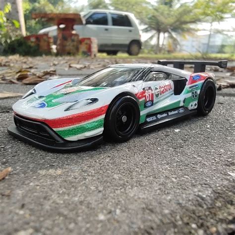 Hot Wheels 2016 Ford GT Race White Ford GT Twin Pack LOOSE Shopee Malaysia