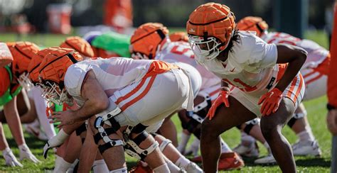 Clemson begins bowl practice in Florida