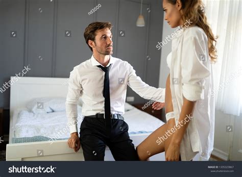 327 imágenes de Beautiful naked women having sex with male Imágenes fotos y vectores de stock