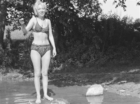 Bikini W Prl U Zobacz Co Polki Zak Ada Y W Upalne Dni Tak Wygl Da Y