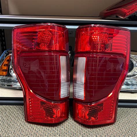 Open Box Used 2020 2022 Oem Halogen With Blis Tail Lights Ford F250f3 Square1 Offroad