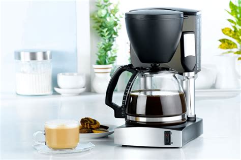5 Ways to Clean Your Coffee Maker: A Cleaning Expert's Methods