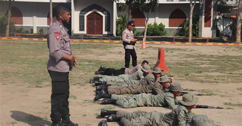 Tingkatkan Kemampuan Satbrimob Polda Banten Gelar Latihan Menembak