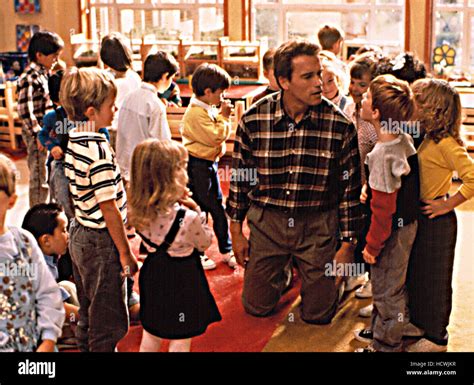 KINDERGARTEN COP, Arnold Schwarzenegger, and his kindergarten class ...