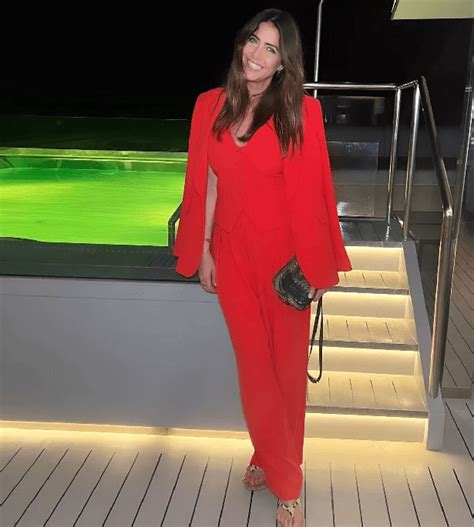 Lisa Snowdon Shows Off Her Ageless Figure In A Teeny Bikini For Her Latest Social Media Stunt
