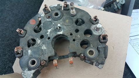 Проводка от генератора к аккумулятору — Ford Fiesta (Mk IV), 1,3 л ...