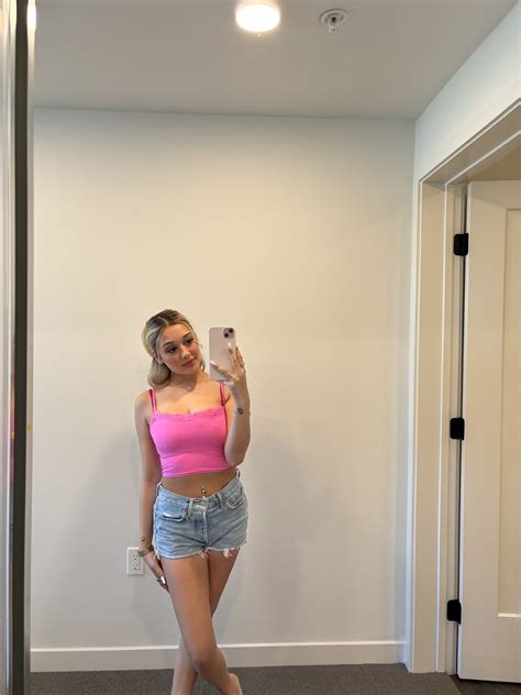 Jessica Kinley's Age, Personal Life, OnlyFans, Net Worth