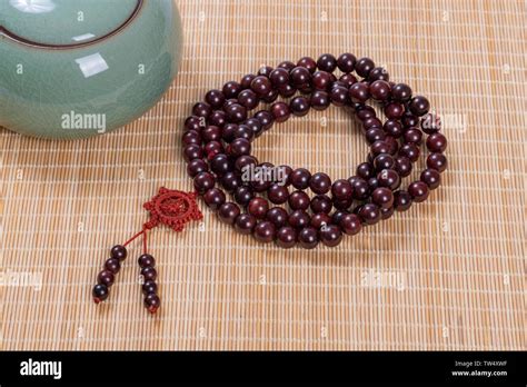108 Handstring Hi Res Stock Photography And Images Alamy