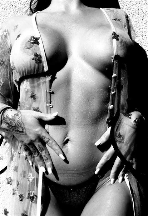 Suttin Suicide Nude And Porn Photos Scandal Planet