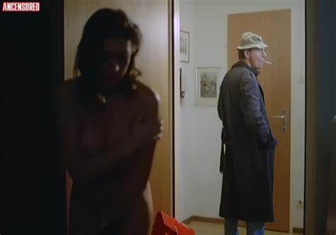 Naked Liliana Nelska In Kottan Ermittelt